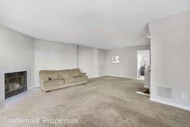 Main picture of 447 Nicoll Ave
