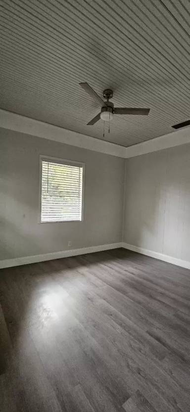 Main picture of 101 S Moss St