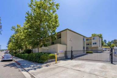 Main picture of 172 S Pierce St