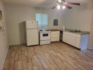 Main picture of 614 1/2 Highland Ave