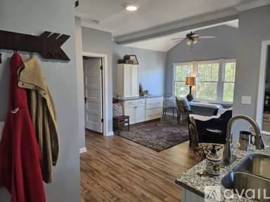 Main picture of 914 New Bern Ave