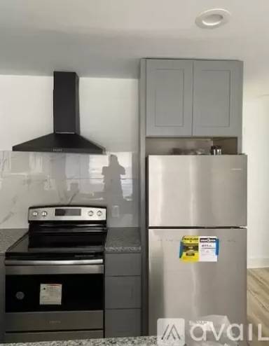 Main picture of 5650 Elmwood Ave