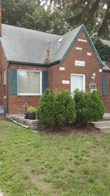 Main picture of 16544 Snowden St