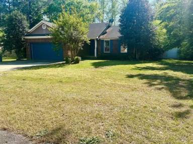 Main picture of 107 Whitechapel Ln
