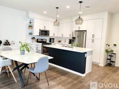 Main picture of 2470 S Tapestry Way