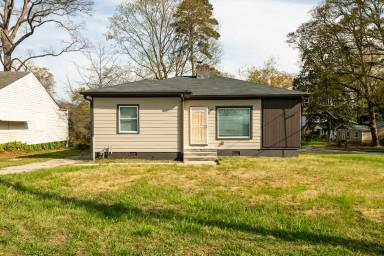 Main picture of 1443 Venetian Dr SW