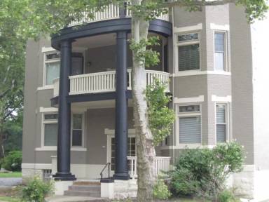 Main picture of 515 W Hutchinson Ave