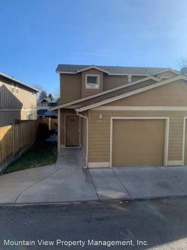 Main picture of 1682 NE Lotus Dr