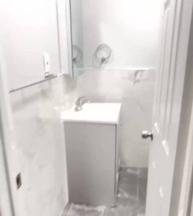 Main picture of 639-651 Barnum Ave