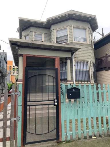 Main picture of 559 Sycamore St