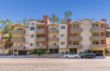 Main picture of 3284 Barham Blvd