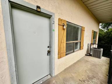 Main picture of 1128 Main St