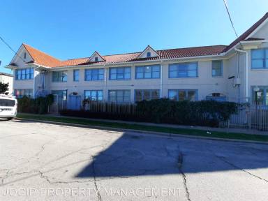 Main picture of 1519 Bennett Ave