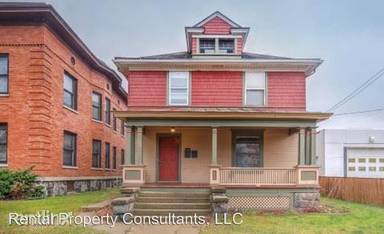 Main picture of 1210 Wealthy St SE