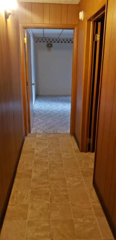 Main picture of SSL 213 1/2 S Main St - C