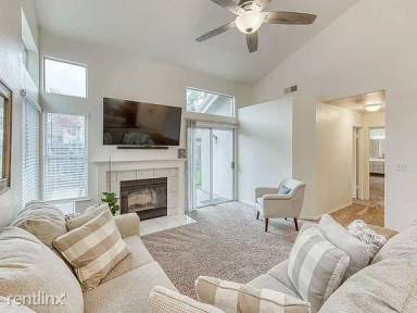 Main picture of 232 W Bedford Ave