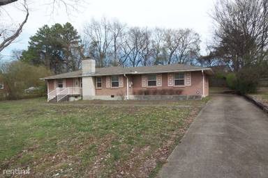 Main picture of 2878 Elm Hill Pike