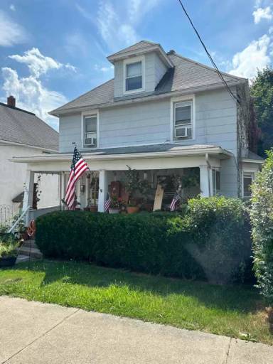 Main picture of 209 Oak Hill Ave