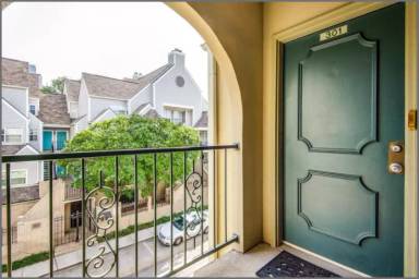 Main picture of 3105 San Jacinto St