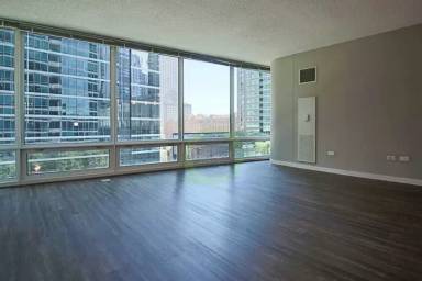Main picture of 351 E Ohio St