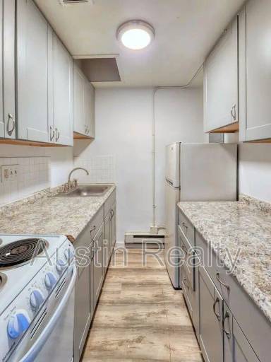 Main picture of 322 N Newstead Ave