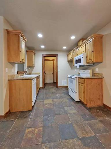 Main picture of 113 N Gem St