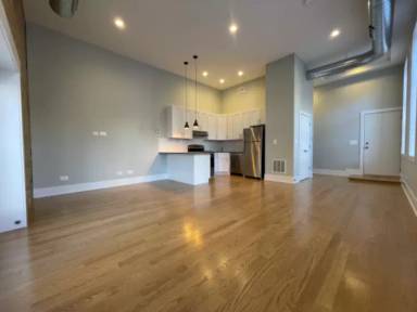 Main picture of 2047 N Hoyne Ave