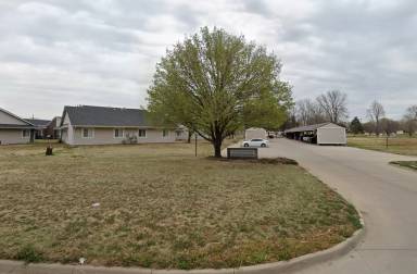 Main picture of 1500 E 6th St