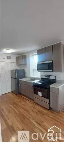 Main picture of 1908 S May St