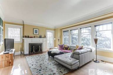 Main picture of 1618 Lakeview Blvd E