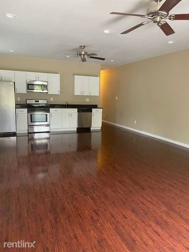 Main picture of 500 Champion Ave