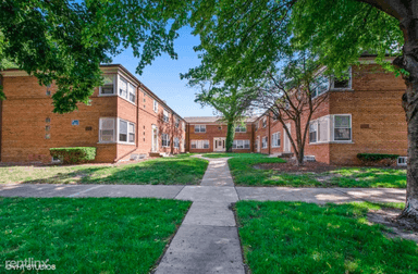 Main picture of 2015 W Berwyn Ave