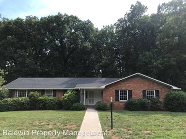 Main picture of 2748 London Ln