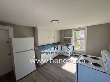 Main picture of 9 Maple St