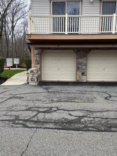 Main picture of 20 Woods Edge Dr