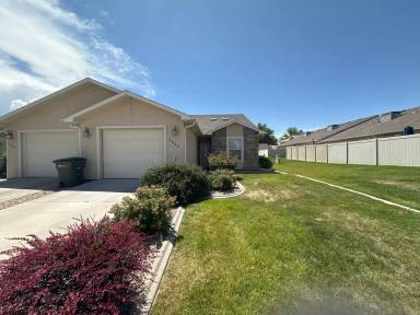 Main picture of 585 1/2 Belhaven Way