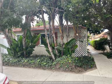 Main picture of 2073 Bacon St