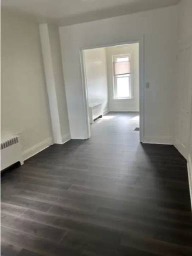 Main picture of 611 West King Street - 2