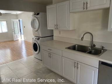 Main picture of 12417 1/2 Washington Pl