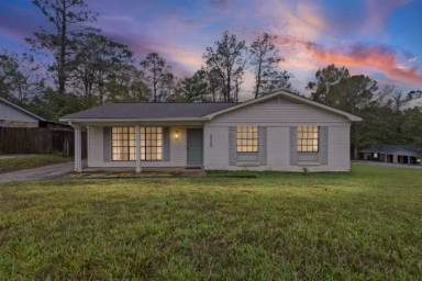 Main picture of 5925 Couton Dr