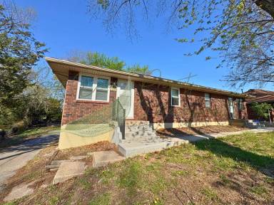 Main picture of 1021 SW Kingscross Rd