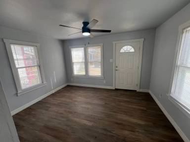 Main picture of 1323 Chalmers Ave