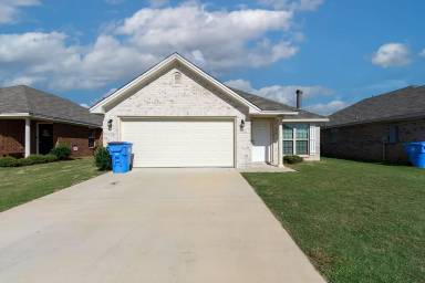 Main picture of 520 Old Mill Way
