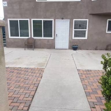 Main picture of 521 E 7th St