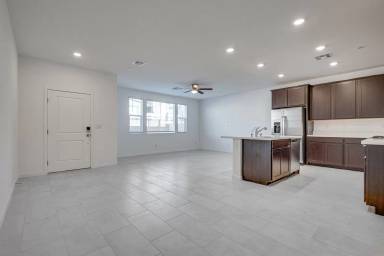 Main picture of 2546 Venetia Pointe St