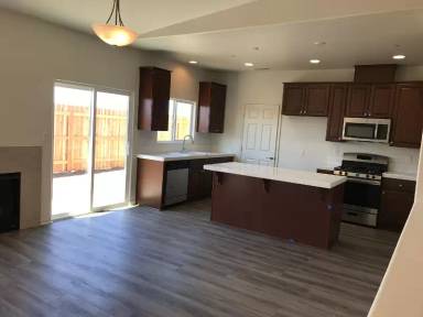Main picture of 1368 W Darien Way