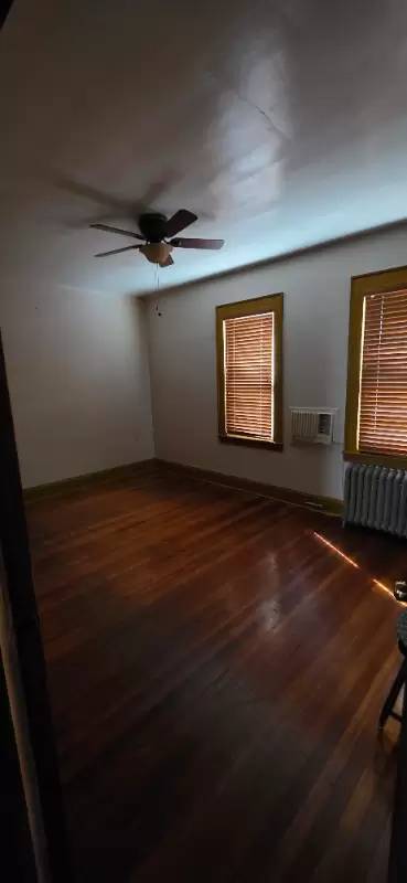 Main picture of 104 Elliot St