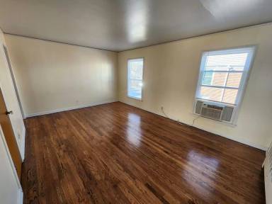 Main picture of 4702 Cass St