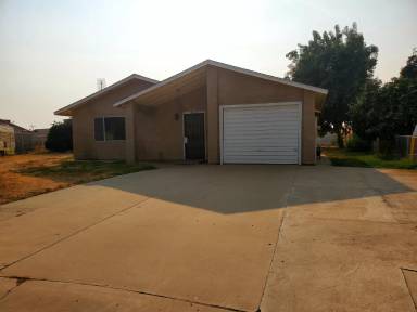 Main picture of 16513 Crystal St