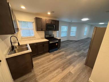 Main picture of 5807 20th Ave